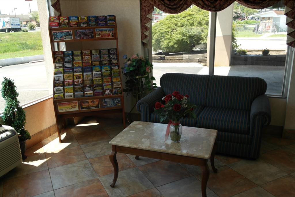 Americas Best Value Inn And Suites Ноксвилл Экстерьер фото